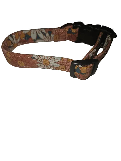 Floral patterned dog collar 